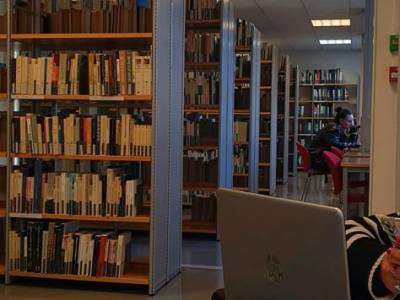 Bookcase Ballads: Albums to Accompany Solo Library&nbsp;Sessions